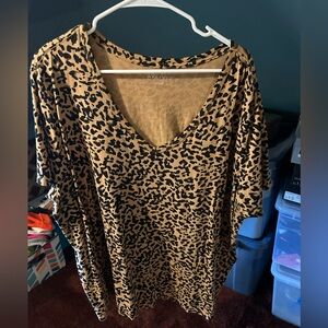 Ava and Viv Leopard V Tee